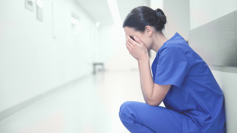 Verpleegkundige emoties tonen overlijden patient
