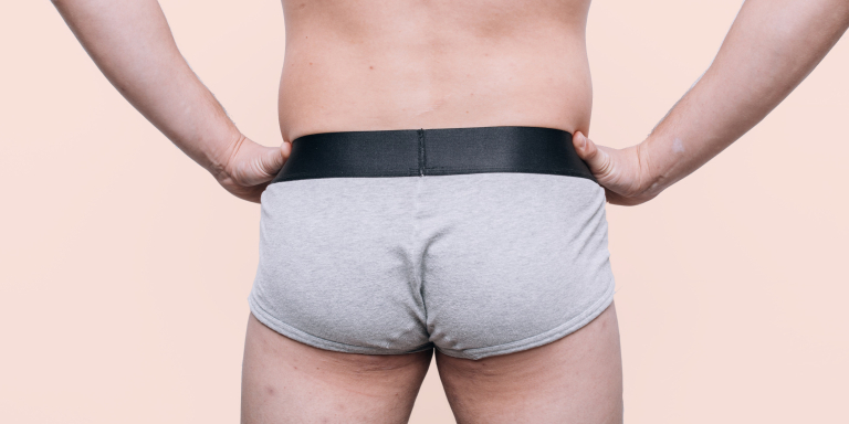 Mannen-zorg-billen-wassen