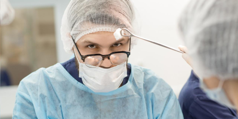 Temperatuur operatiekamer anesthesie operatie assistent zweten