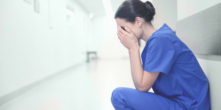 Verpleegkundige emoties tonen overlijden patient